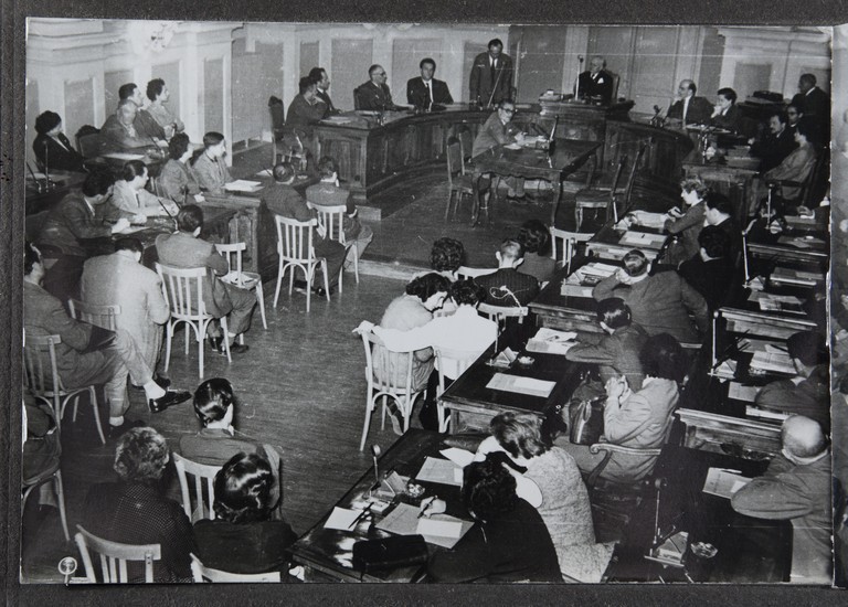 Reggio Emilia, 1955, Sala del Tricolore, Festeggiamenti per l'80° di Alcide Cervi, panoramica del pubblico